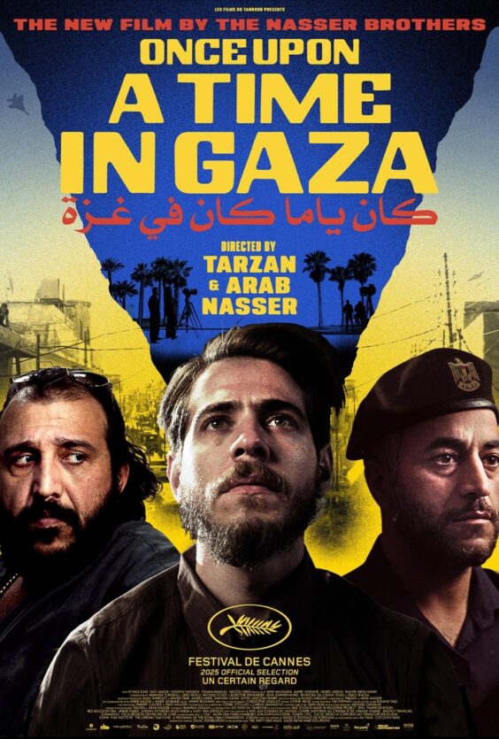 Once Upon a Time in Gaza Tre menn i forgrunnen Gul tittel på blå bakgrunn med arabisk tekst Silhuetter i bakgrunnen